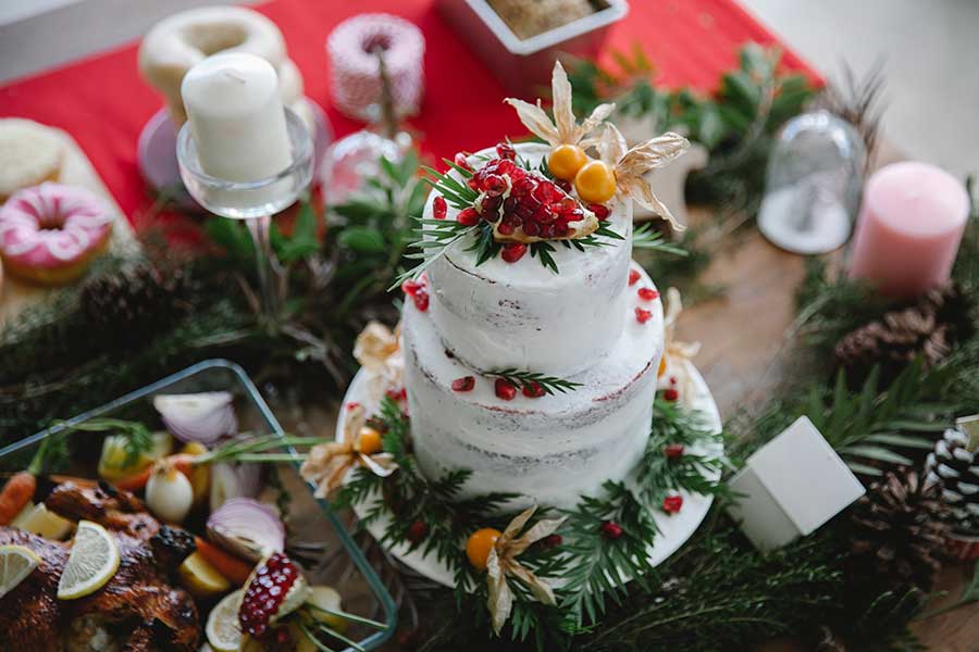 How To Decorate Your Holiday Table